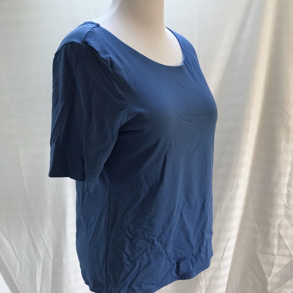 Chico’s ultimate T-shirt in blue size
